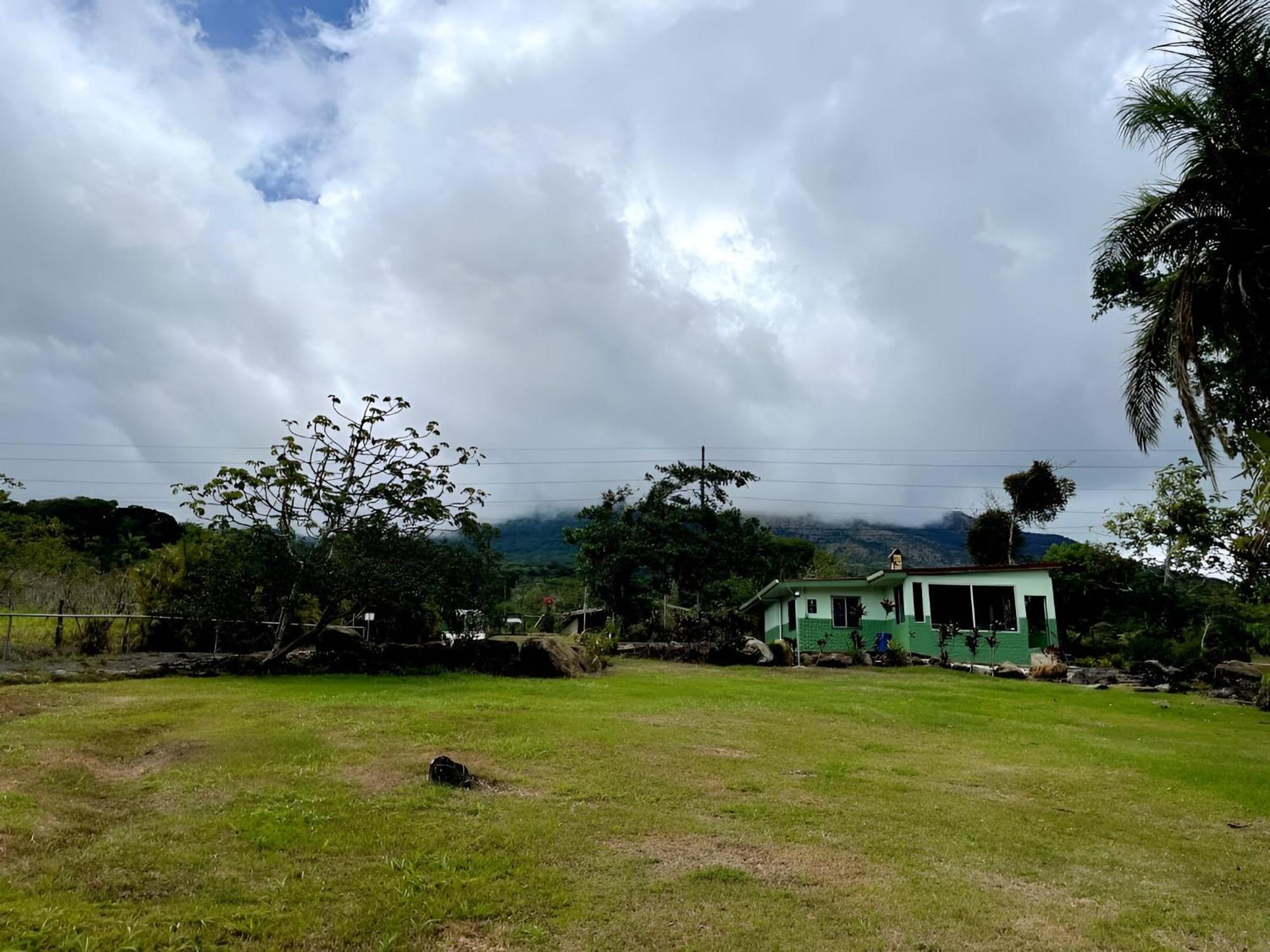 Miravalles Volcano House Guayabal  Экстерьер фото